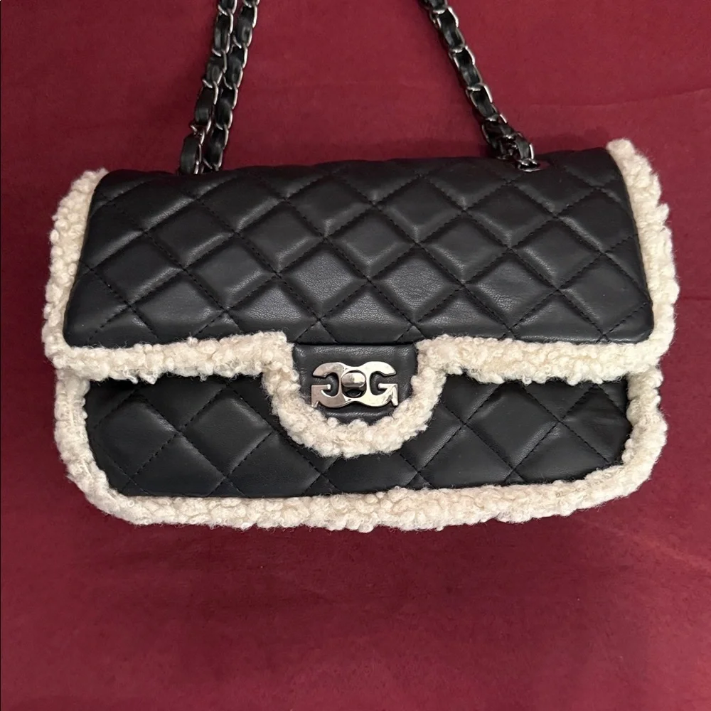 Black Quilted Shoulder Bag with Cream Trim - Picture 1 of 6